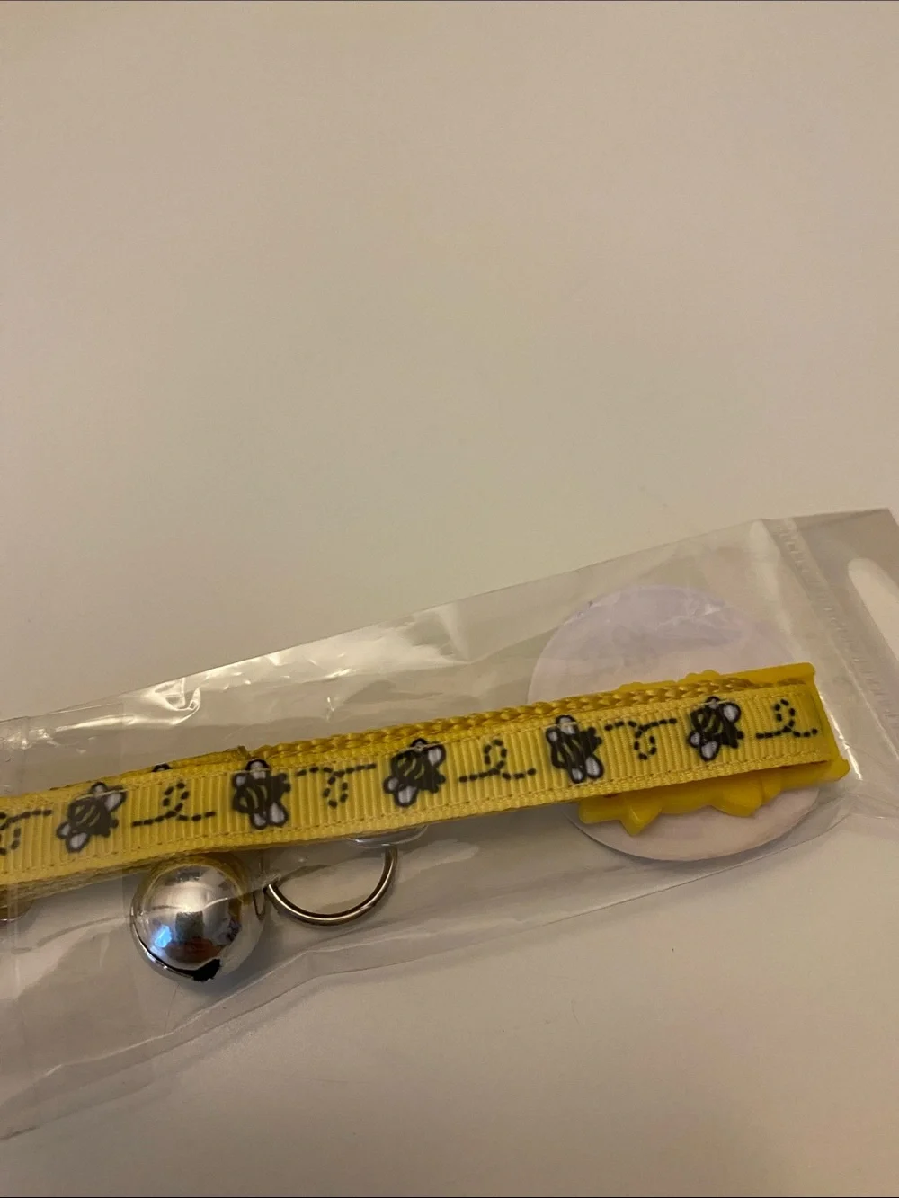 Trendies Cat Collar Bee Design